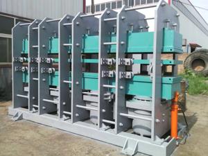 龍門式活絡模輪胎硫化機